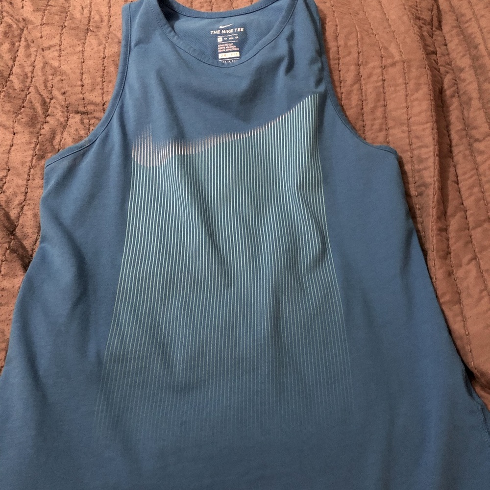 Nike tank